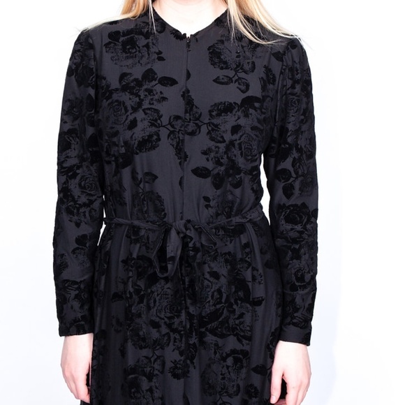 DEVORAH'S SECRET Modest Robe Front Zipper Black Velvet Floral - Picture 2 of 5